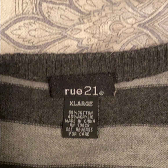 Rue21 Sweater - Picture 5 of 6